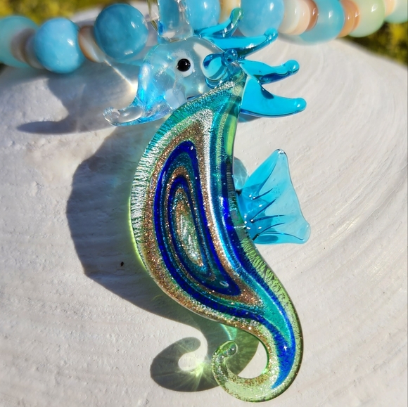🐚🌊 Lampwork Seahorse with aquamarine & shells necklace - Picture 7 of 13